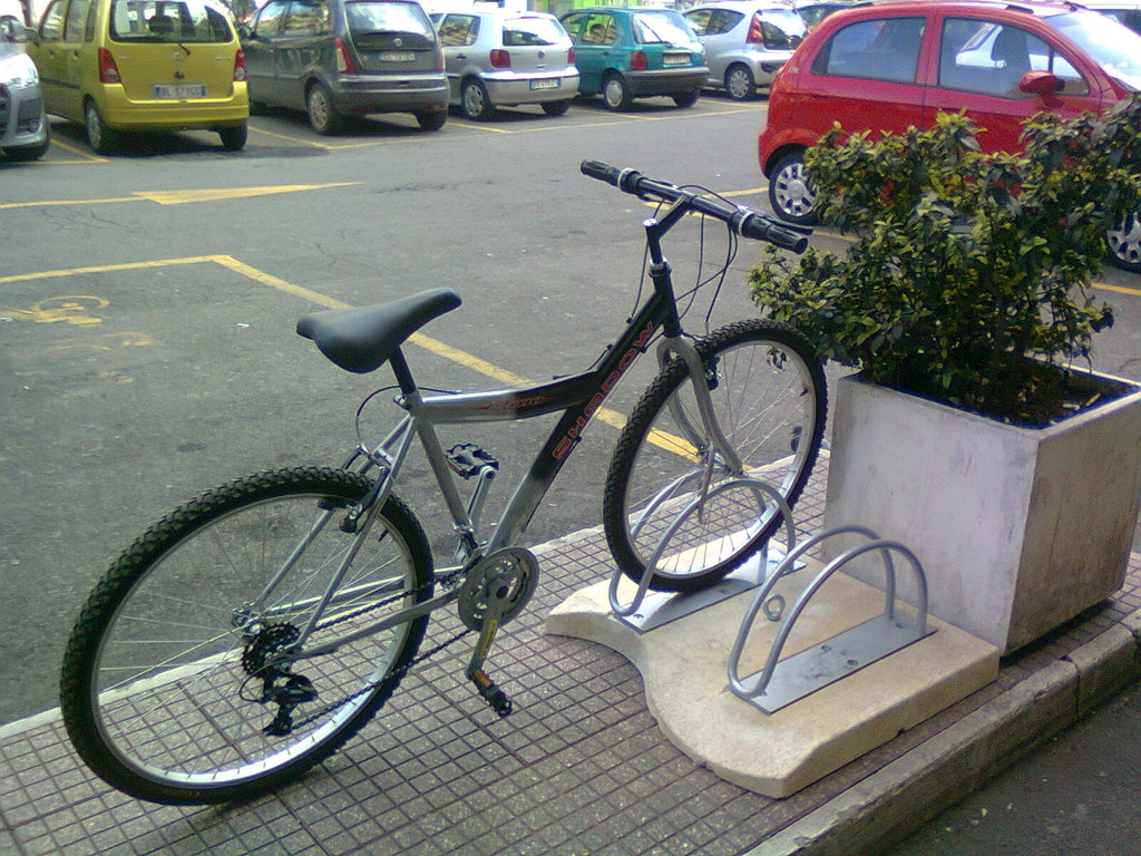 Via Appia Nuova Elite bici2.jpg